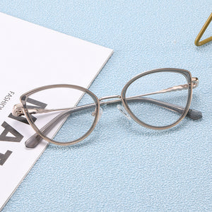 Photochromic Glasses: Cleo