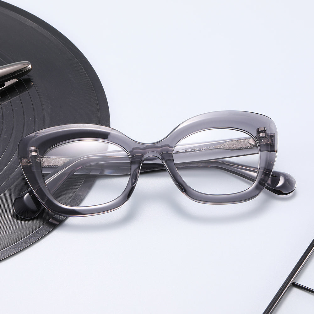 Photochromic Glasses: Chroma