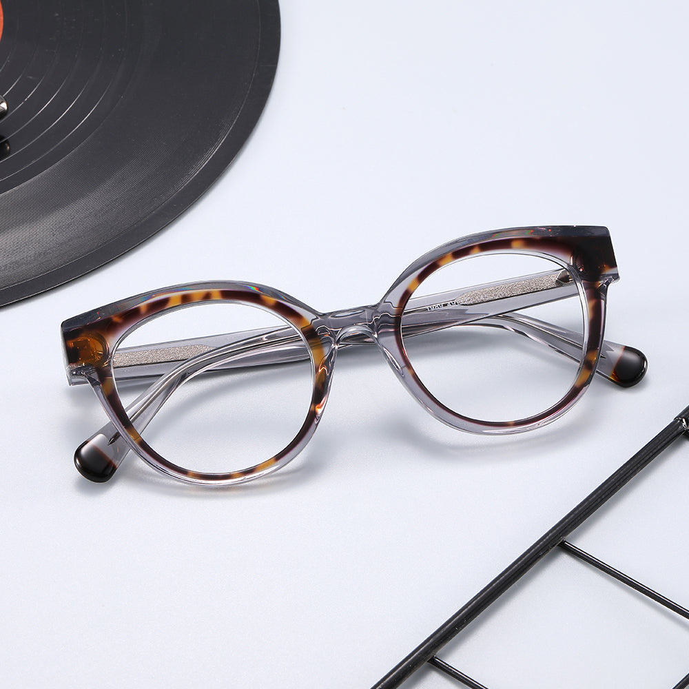 Photochromic Glasses: Luminae
