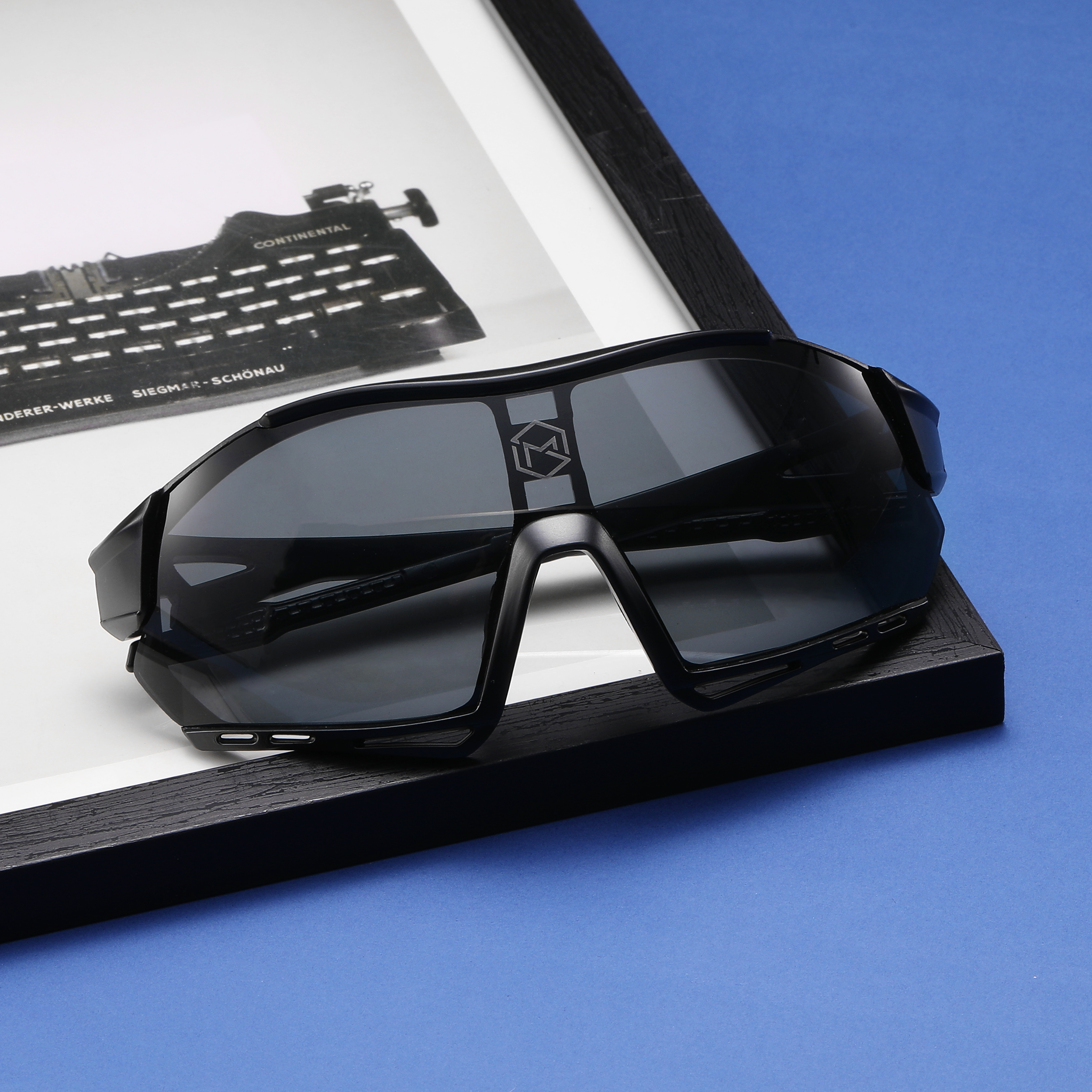 Sunglasses: Falcon