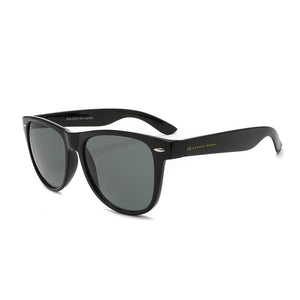 Sunglasses: Classic Essential