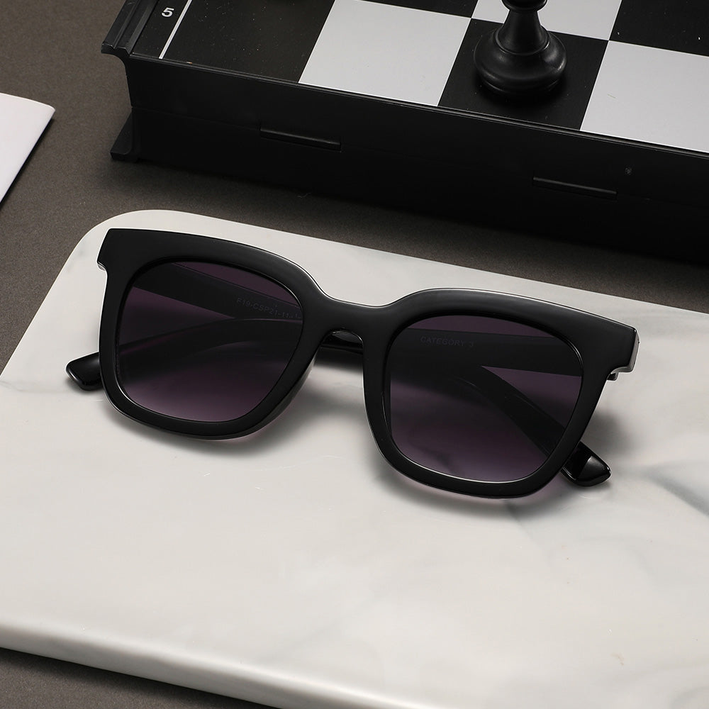Sunglasses: Feline Finesse