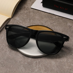 Sunglasses: Classic Essential