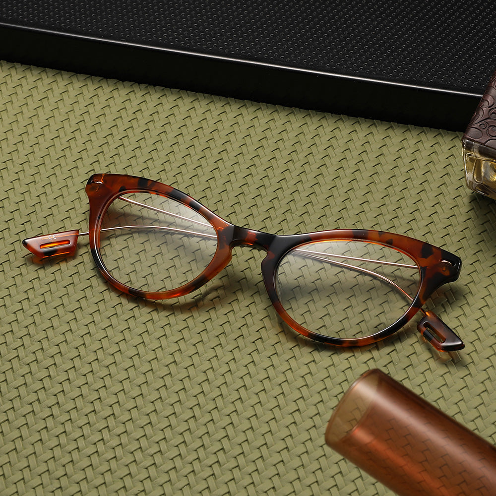 Photochromic Blue Light Blocking Glasses: Verve Linear