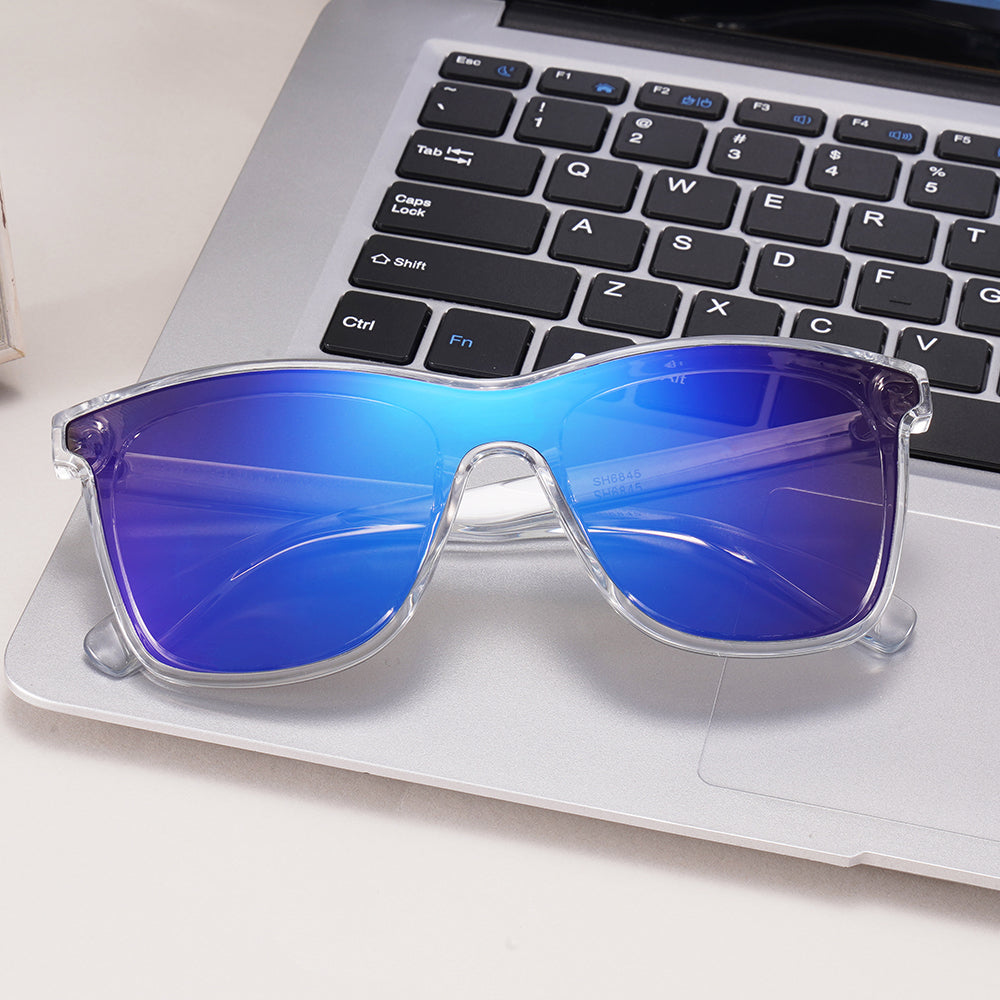 Sunglasses: Clara
