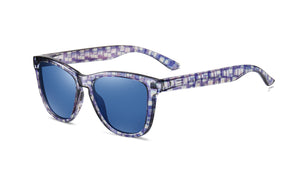 Sunglasses: Aventura