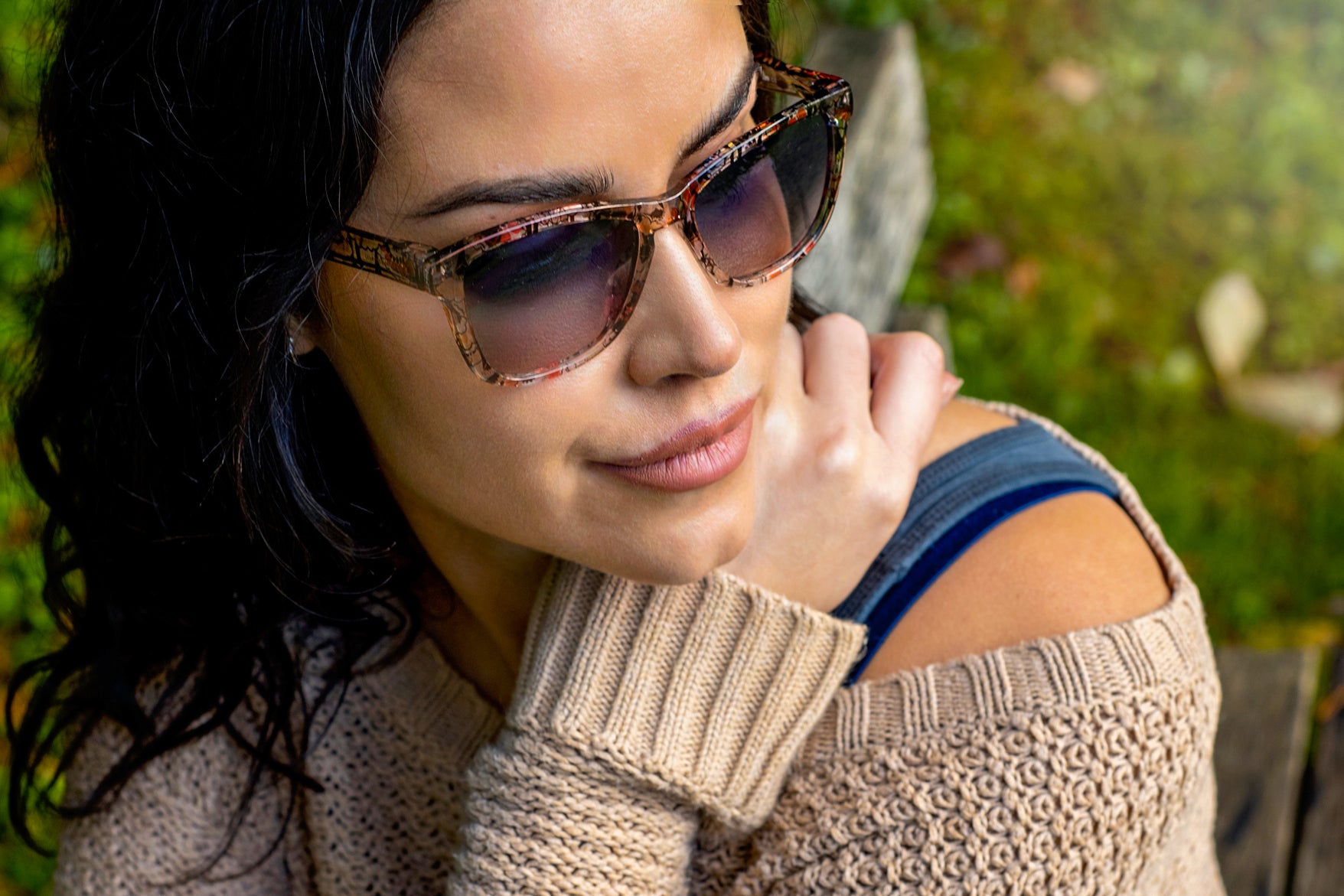 Sunglasses: Aventura