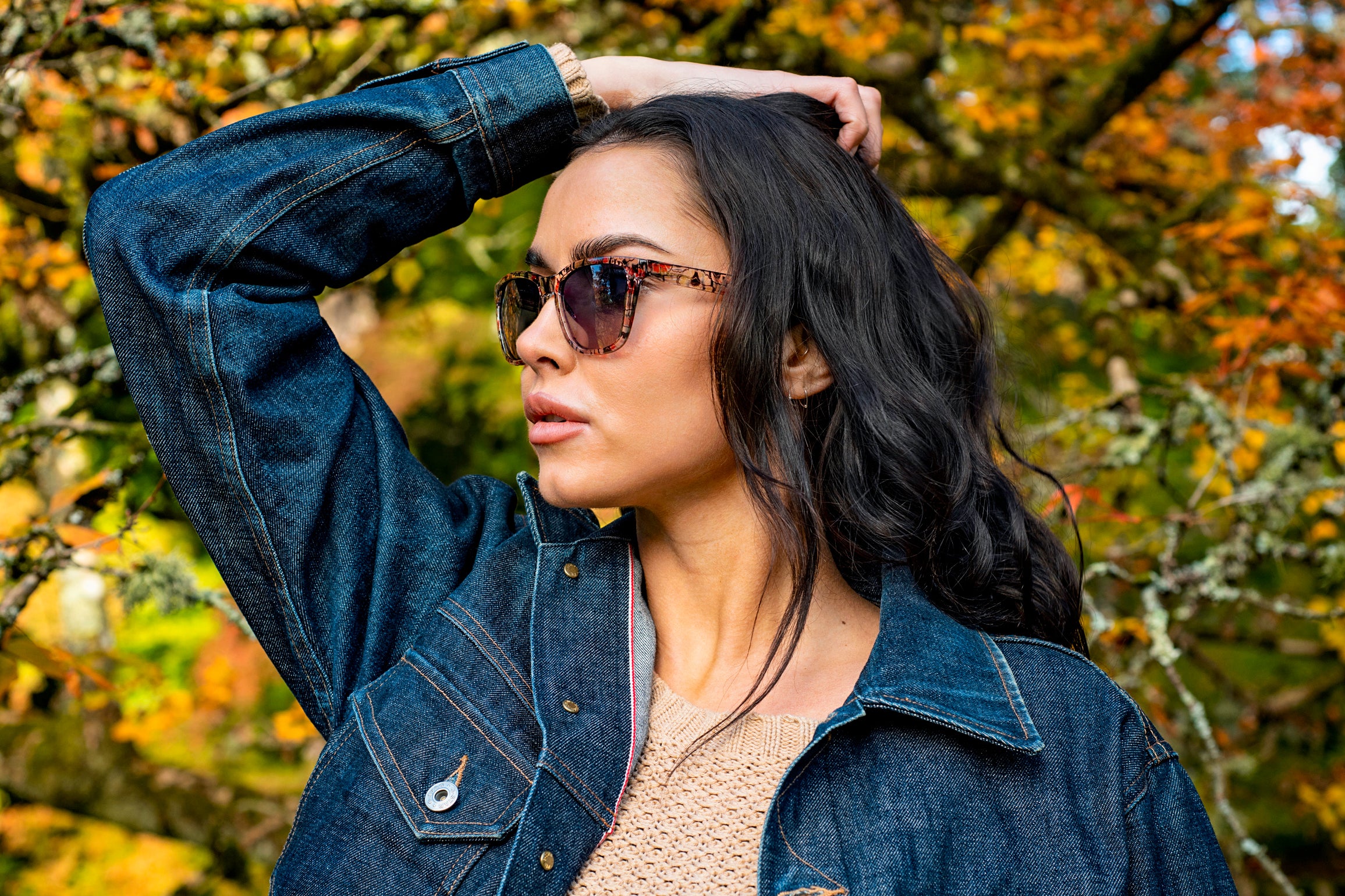 Sunglasses: Aventura