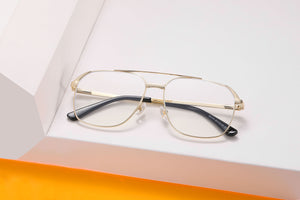 Sunglasses: Posa