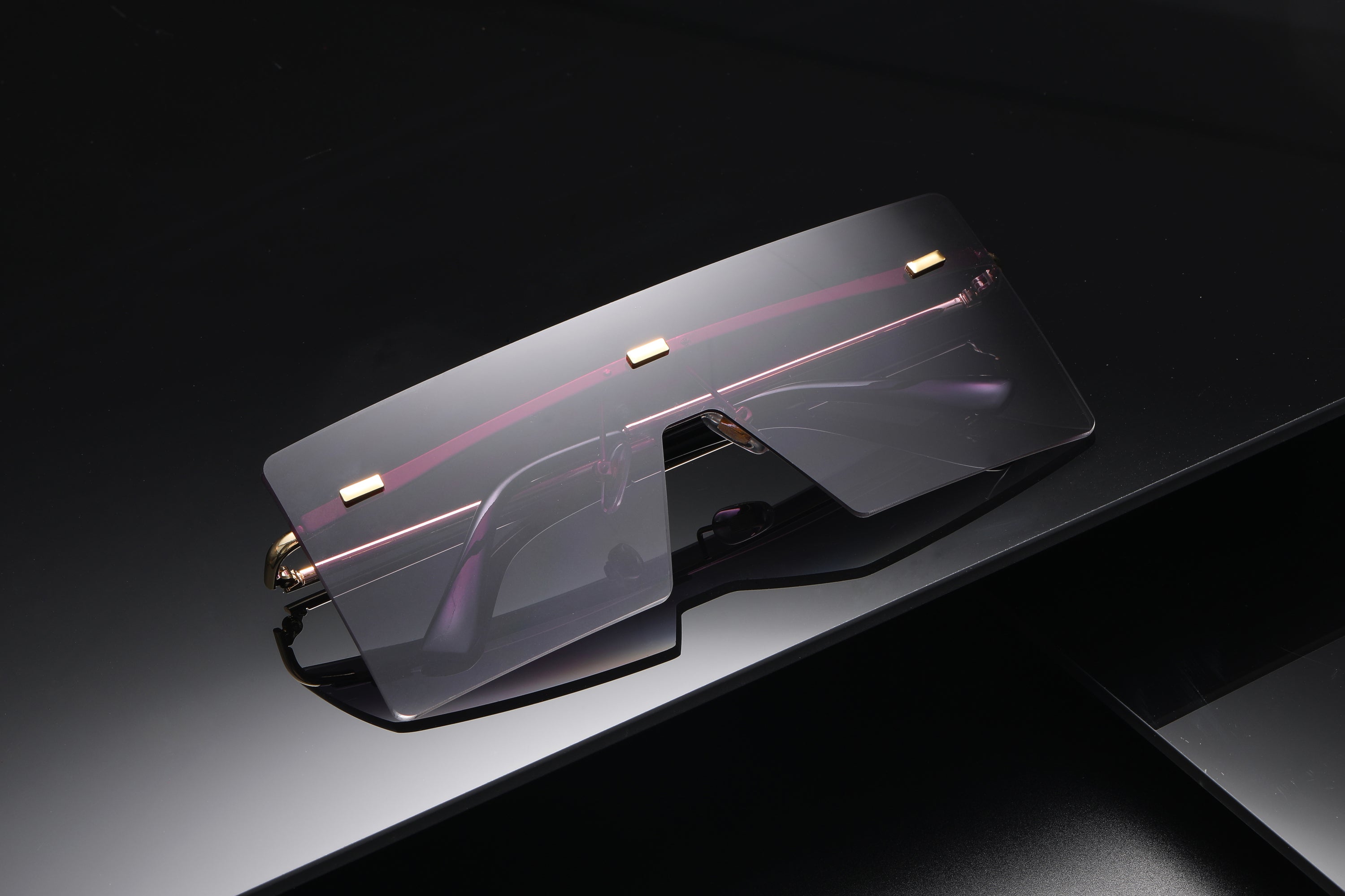 Sunglasses: Uno Pezzo