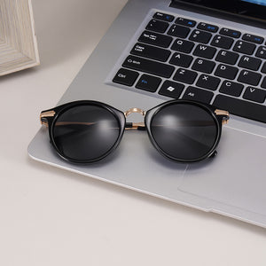 Sunglasses: Eleanora