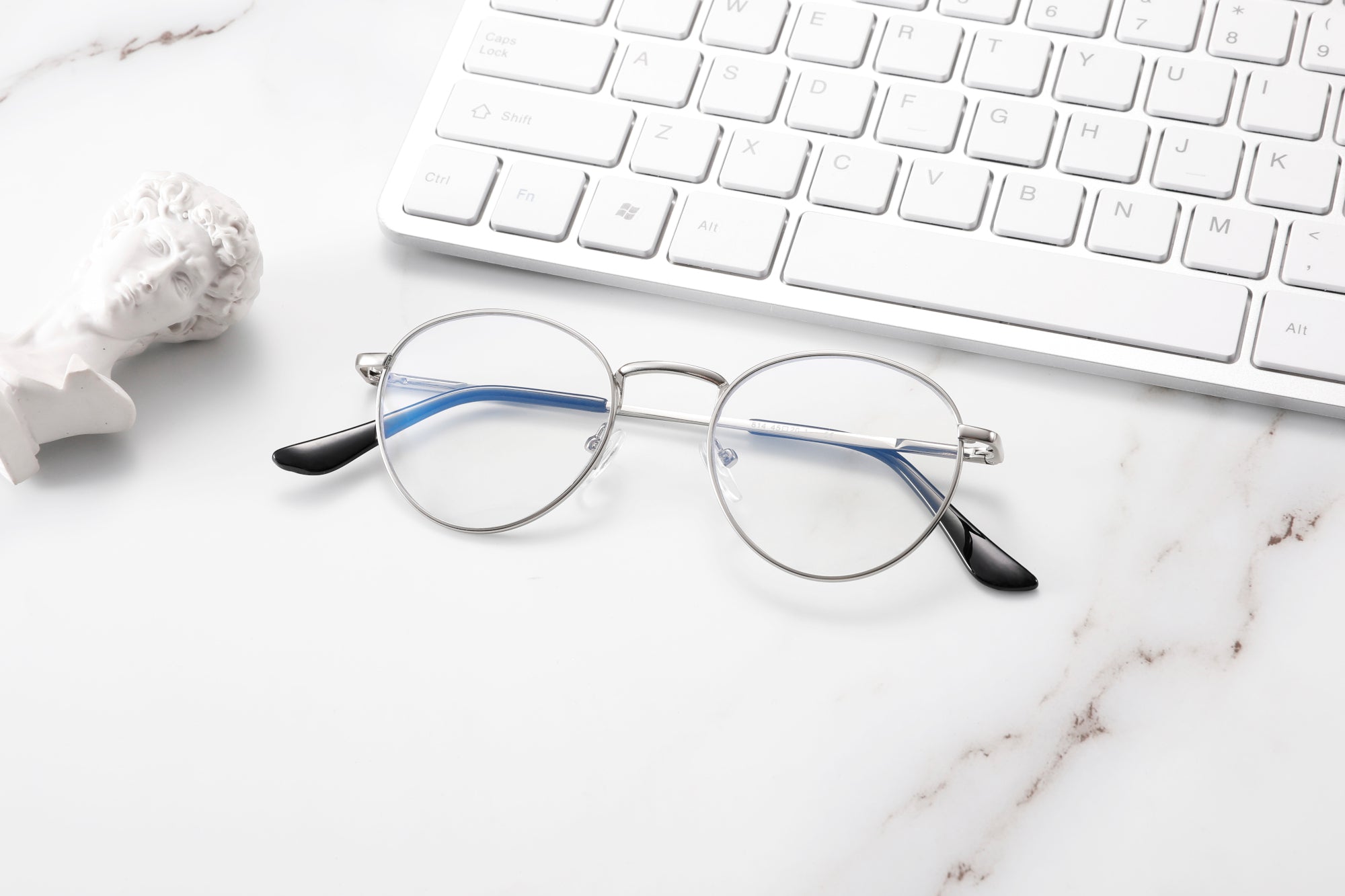 Glasses: Anti-Blue Light Descartes Collection